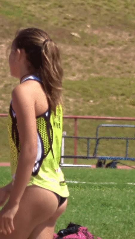 I don't know her name, but she is a Spanish HS athlete and the full vid is on YouTube - the vid was posted by 'esbufecs run video'