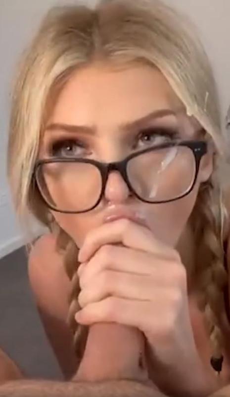 MilaKittenX https://leaksonlyfans.com/milakittenx-close-up-blowjob-porn-video-leaked/