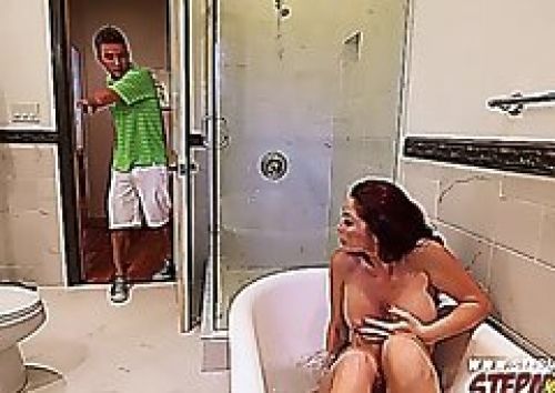 Starring: Monique Alexander, Karlee Grey, Van Wylde, - Bathtub Threesome with the Stepmom - http://www.data18.com/content/1145395 - http://www.vporn.com/mature/busty-babe-karlee-gets-into-threesome-sex-with-bfs-monster-cock/688434/