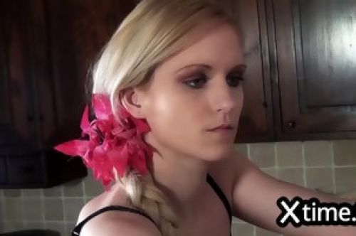 https://www.porn.com/videos/italian-porn-petite-blonde-fucked-by-daddy-s-friend-3196107?utm_medium=embed&utm_campaign=embed&utm_source=xhamster.kim