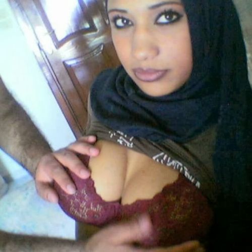Whats the name of this muslim girl?