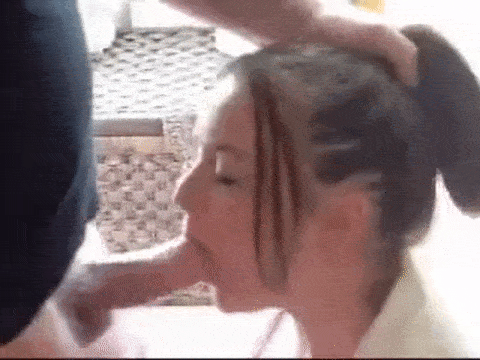 Name of this girl deepthroating