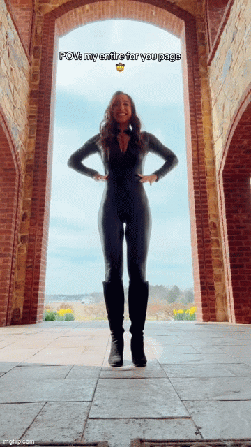 What's the name of this pornstar?