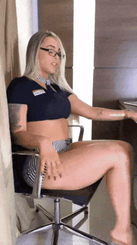 Who is this tasty hottie ? Name please