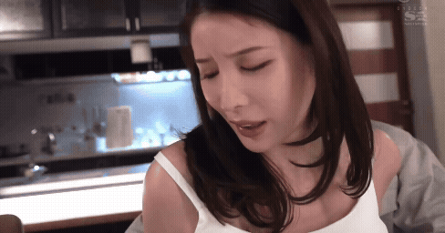 What's the name of this pornstar?