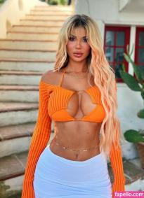 What's the name of this pornstar?