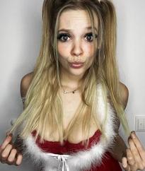 What's the name of this pornstar?