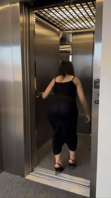 What's the name of this pornstar?
