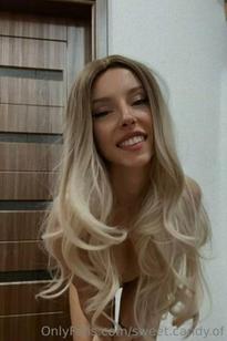 What's the name of this pornstar?
