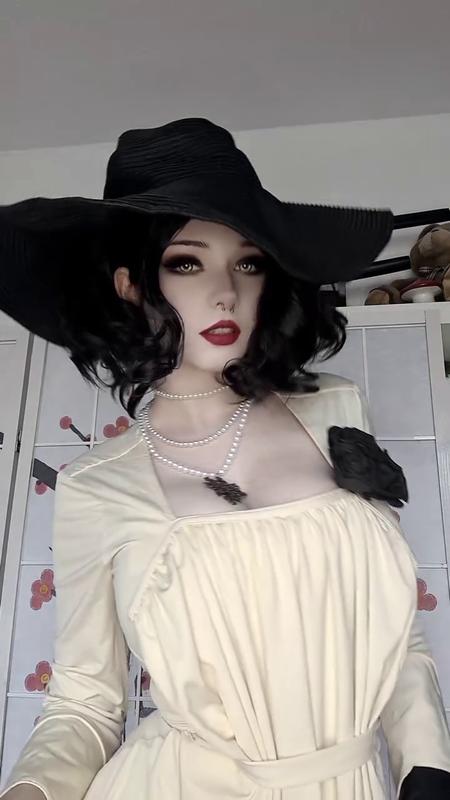 What's the name of this pornstar?