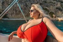 What's the name of this pornstar?