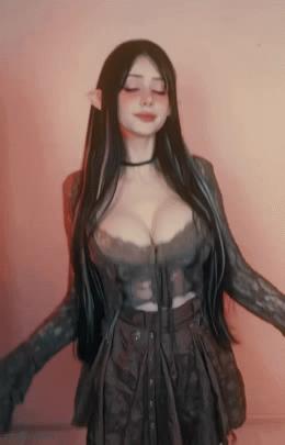 What's the name of this pornstar?