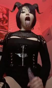 What's the name of this pornstar?