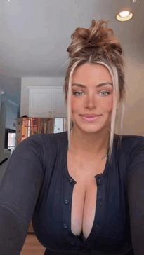 What's the name of this pornstar?