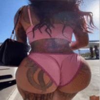 who is this milf  ?    open pinned link to see it