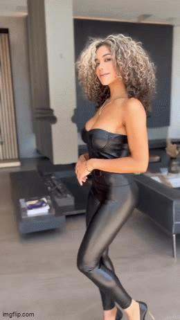 What's the name of this pornstar?