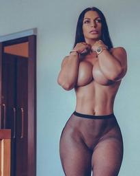 Nadine Kerastas - https://forum.chronomag.cz/topic/30204-hodinky-a-%C5%BEeny/page/145/