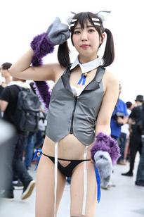 Nao Shirayuki (ç™½é›ªãªãŠ), nya0nz at Twitter. This pic is taken on Comiket 94.