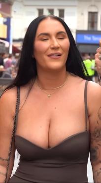 What's the name of this pornstar?