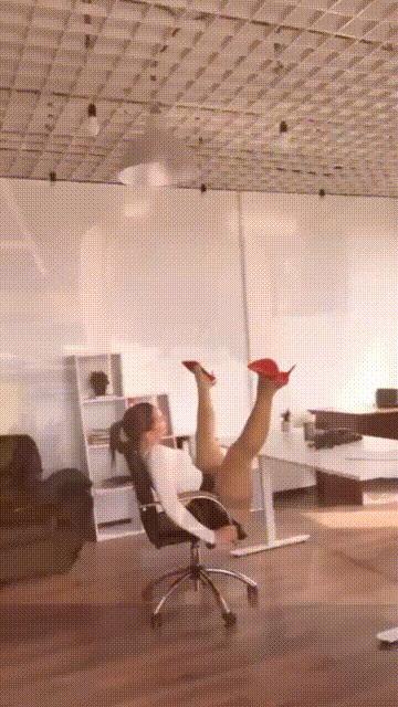 What's the name of this pornstar?