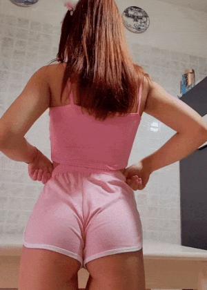 Whats this girl name? Whats the name of the scene? 