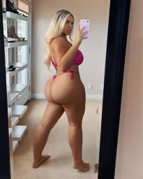 What's the name of this pornstar?
