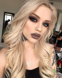 What's the name of this pornstar?