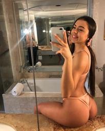 What's the name of this pornstar?