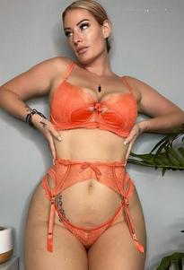 What's the name of this pornstar?