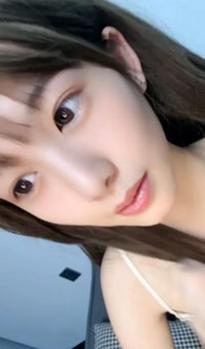 What's the name of this pornstar?