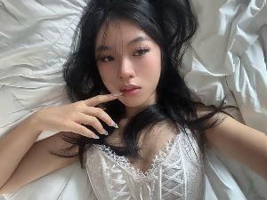 Whats this girl name? Source? Full photoshoot?