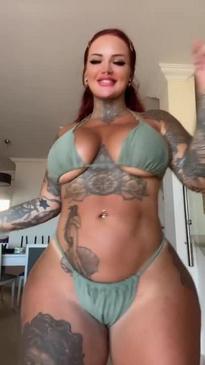 What's the name of this pornstar?