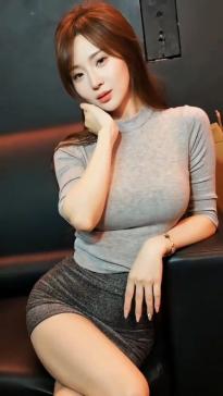 What's the name of this pornstar?