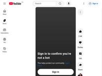 Anna Marisax - https://www.instagram.com/anna_marisax/