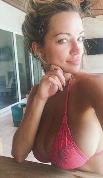 What's the name of this pornstar?