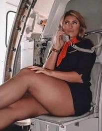 Her name seems to be @blondieinwanderland or Kali Elizabeth.
