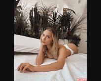 What's the name of this pornstar?