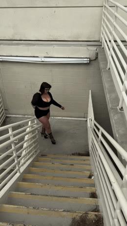 What's the name of this pornstar?