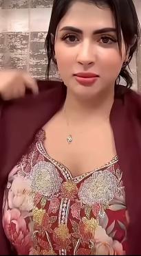 What's the name of this pornstar?