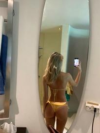 What's the name of this pornstar?