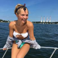 What's the name of this pornstar?