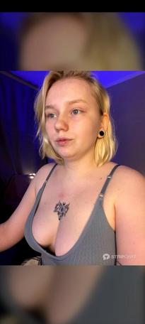 What's the name of this pornstar?