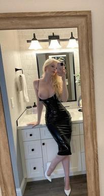 Emily Taylor - https://lmlib.com/leaked/photos/17847/msfiiire-emily-taylor-photos-10-link
