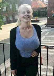 What's the name of this pornstar?