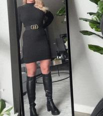 What's the name of this pornstar?