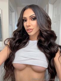 What's the name of this pornstar?