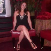 Who is this leggy milf?