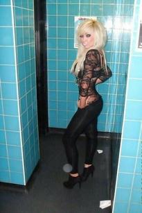 What's the name of this pornstar?