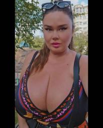 What's the name of this pornstar?