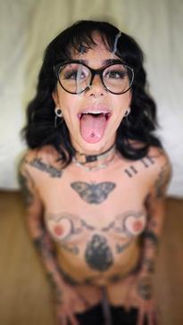 What's the name of this pornstar?